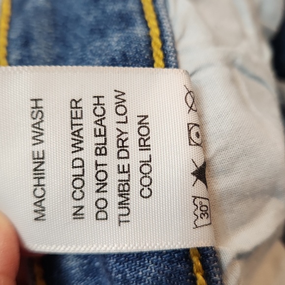 Judy Blue V Waist Band High Rise Straight Fit Jeans - Picture 10 of 10